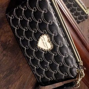 Bestsey Johnson Quilted Pattern Wristlet Wallet